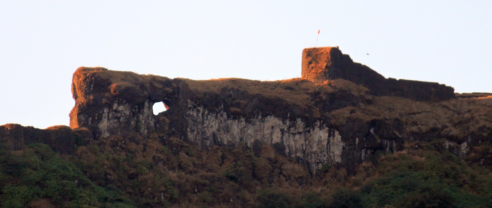 Don't miss to see this naturally formed beauty on Rajgad, which u can locate even from the road, while on your way to Nisargshala. Keep looking to left mountain range once you leave NH4 and head toward Velhe.